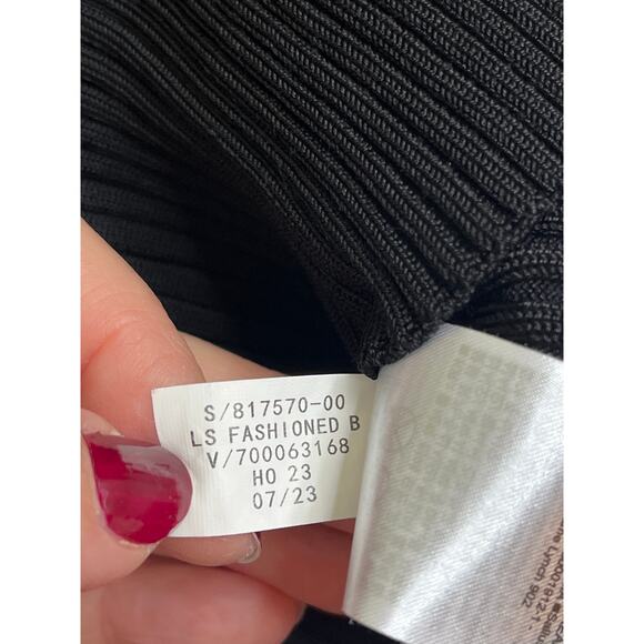 Banana Republic BR ribbed black flare button cuff sleeve sweater, size large - Picture 5 of 11